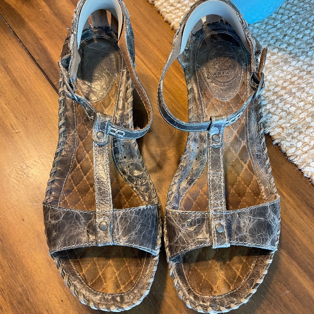 Ariat Distressed Leather Sandals